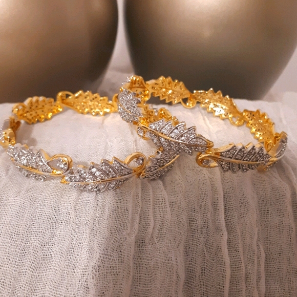 BANGLES - Picture 2 of 4